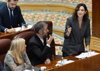 Ayuso carga contra PSOE por buscar "retrotraer a las trincheras" y sugiere placa en Ferraz: "Aceptamos pago en metálico"