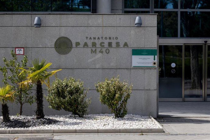 Archivo - Entrada del tanatorio de la M-40, a 10 de abril de 2025, en Madrid (España)