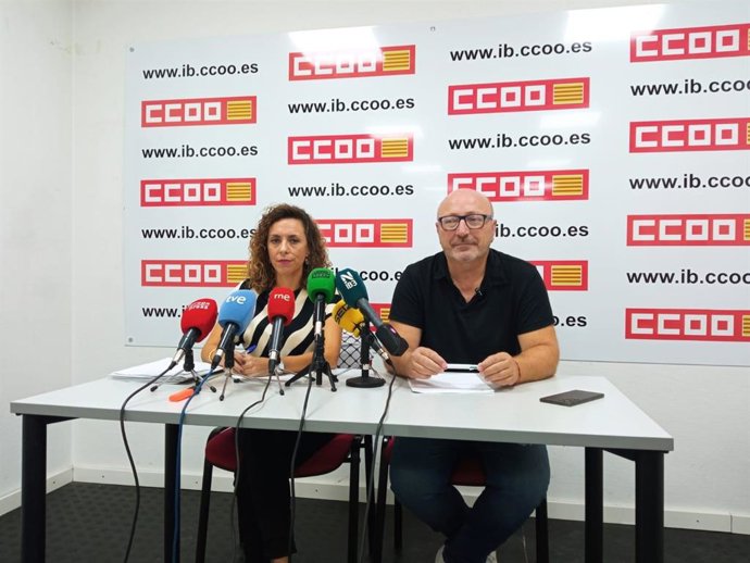 La secretaria de Modelo económico, empleo y transiciones de CCOO, Mariàngels Aguiló, y el secretario general, José Luis García.