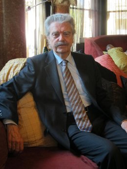 Archivo - El escritor y cronista de la ciudad Lluís Permanyer, en una imagen de archivo.