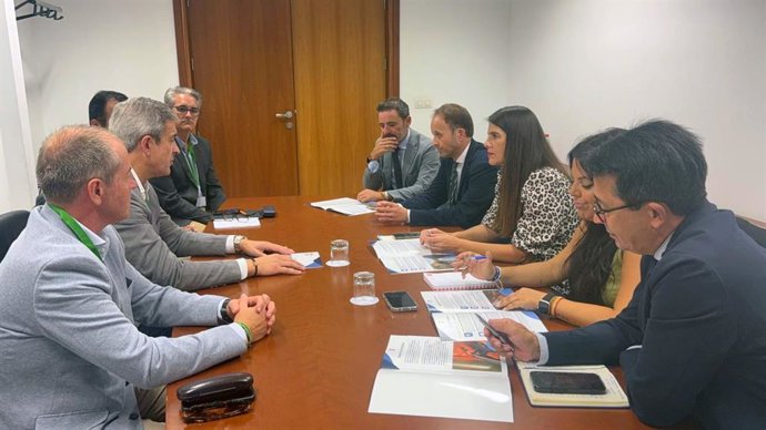 Reunión Federación Andaluza de Caza con PP Andalucía.