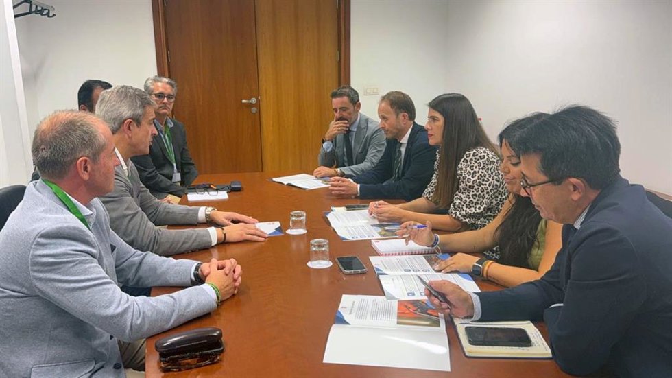 Reunión Federación Andaluza de Caza con PP Andalucía.