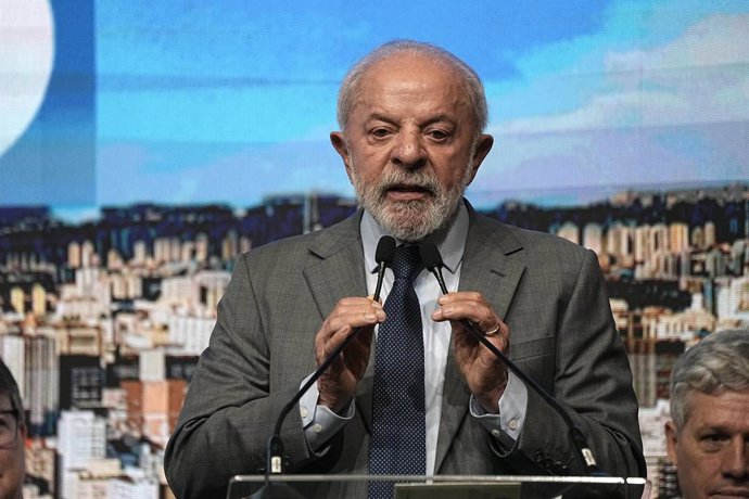 10 de outubro de 2025, São Paulo, São Paulo, Brasil: O Presidente do Brasil, LUIZ INACIO LULA DA SILVA, participa da cerimônia de assinatura do novo modelo de crédito imobiliário em São Paulo, Brasil, em 10 de outubro de 2025.