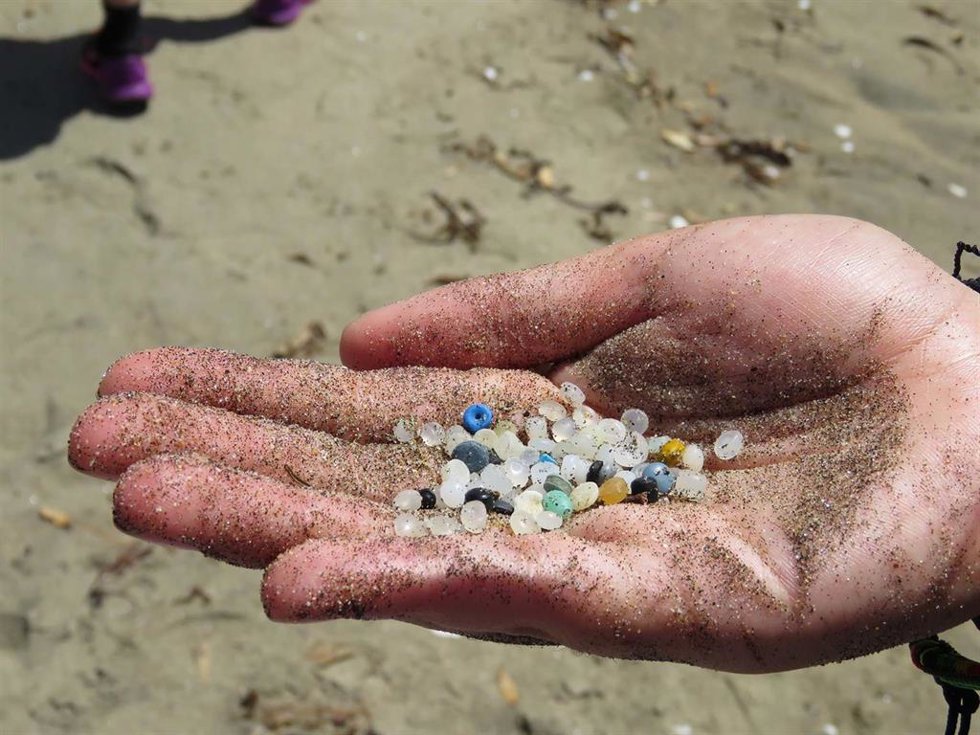 Archivo - Pélets encontrados en la costa vasca