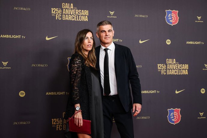 Archivo - Enric Masip, member of the sports commission and wife attends the 125th Anniversary Gala of FC Barcelona photocall at Gran Teatre del Liceu on November 29, 2024 in Barcelona, Spain.