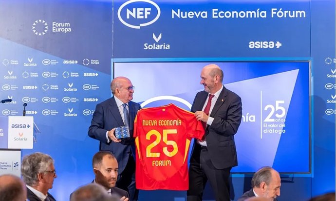 Archivo - Arquivo - Rafael Louzán, presidente da RFEF, no Fórum de Nova Economia no Fórum Europa