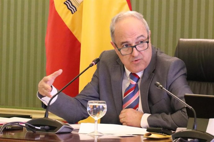 El director general de IB3, Jospe Codony, durante su comparecencia de este jueves en el Parlament.