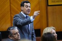 Moreno reprocha a Vox sus lecciones sobre la sanidad: "Un partido que sale corriendo cuando tiene que asumir gestión"