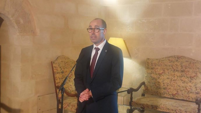 Archivo - El presidente del Consell de Formentera, Óscar Portas, comparece ante los medios.