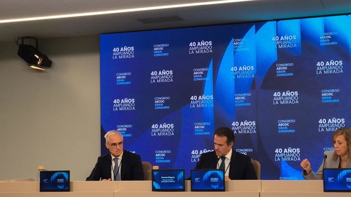 Ricardo Diéguez -director general de Marqués de Riscal- y José Luís Benítez -director general de la Federación Española del Vino-