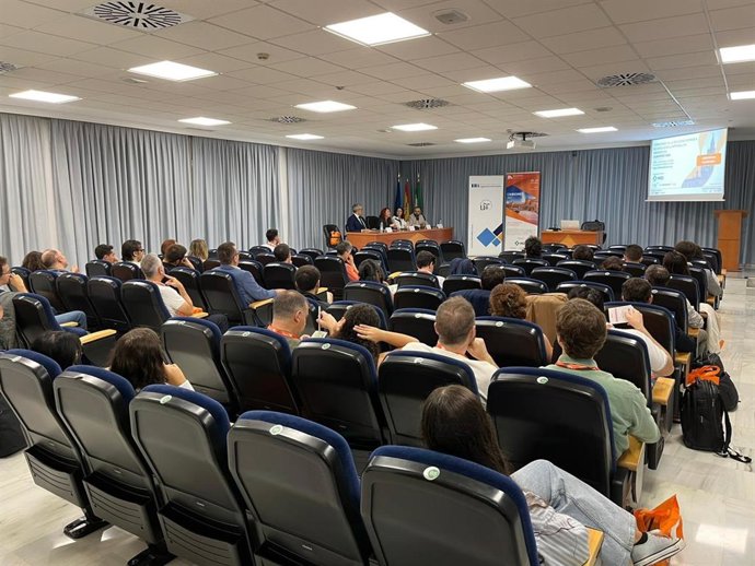 El director general de Coordinación Universitaria de la Junta, Mario Escoriza, en el I Congreso de la Sociedad Española de Inteligencia Artificial en Biomedicina.