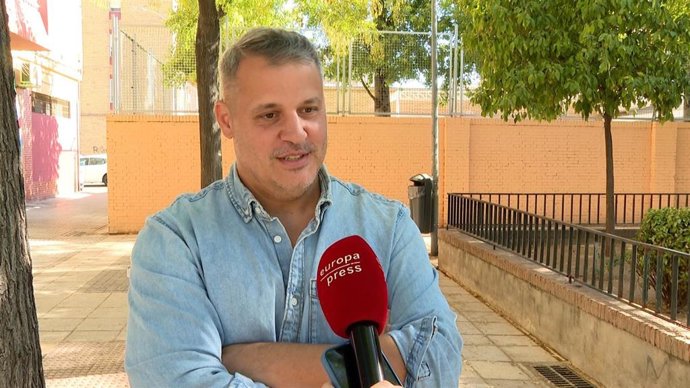 El portavoz de la familia y tío de Sandra Peña --la menor que presuntamente se suicidó tras recibir acoso escolar--, Isaac Villar en declaraciones a Europa Press