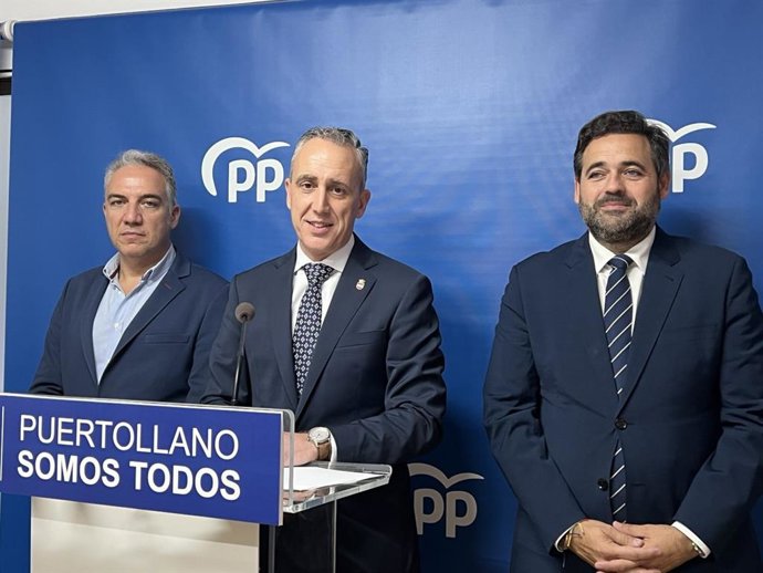 El alcalde de Puertollano, Miguel Ángel Ruiz, junto al vicesecretario nacional del PP, Elías Bendodo, y del presidente del PP de Castilla-La Mancha, Paco Núñez.