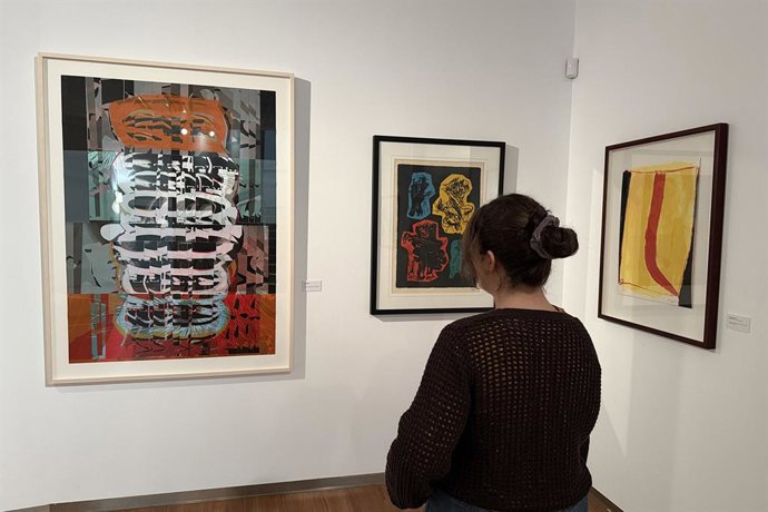 La exposición 'GRÁFIKA. De Picasso a Baldessari. Maestros del grabado contemporáneo en la Colección de Arte de Fundación Unicaja' recala en Antequera (Málaga).