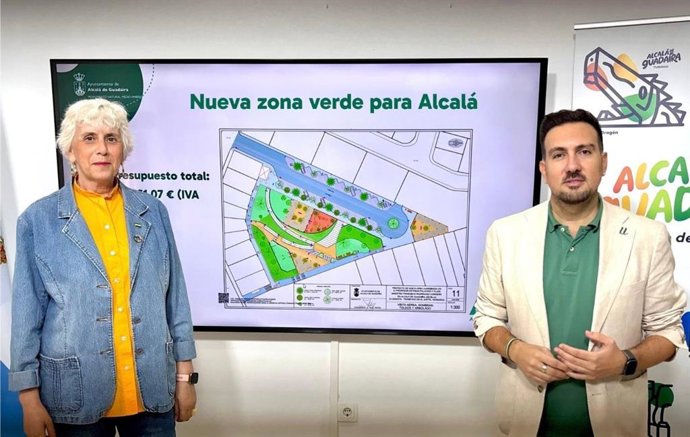 La delegada municipal de Monumento Natural, Medioambiente y Sostenibilidad, Luisa Campos, y el responsable del Área de Identidad y delegado municipal de Cultura y Patrimonio, Christopher Rivas, en la presentación del proyecto.