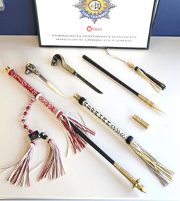 Bastones estoque requisados por Policía Municipal de Bilbao a un individuo que los venía en redes sociales