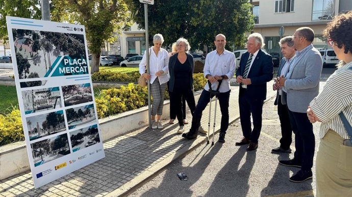 El conseller insular de Turismo, José Marcial Rodríguez, durante su visita a Sa Pobla.