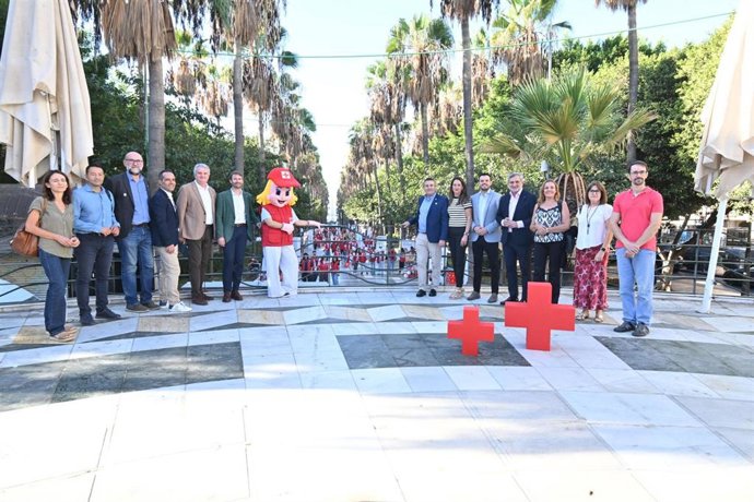 Día de la Banderita de Cruz Roja en Almería.