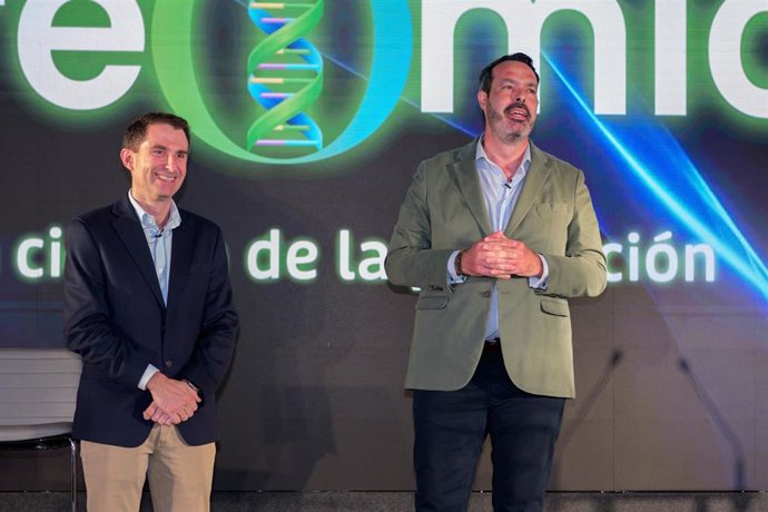 El cofundador de Foreomics (derecha), Jorge García.