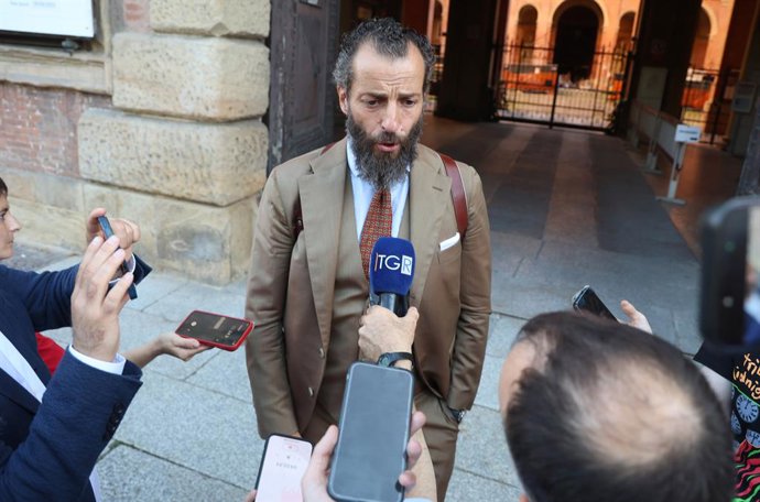Archivo - Bologna, Itália - Crônica - 3 de setembro de 2025 - O advogado Nicola Canestrini defende Sehrii Kusnetzov, cidadão ucraniano acusado de sabotar o gasoduto russo North Stream no Mar Báltico - (Foto Michele Nucci / LaPresse)...News - Bologna