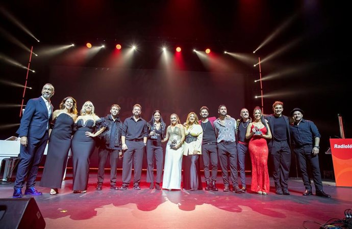 Foto de familia de los Premios Radiolé 2025.