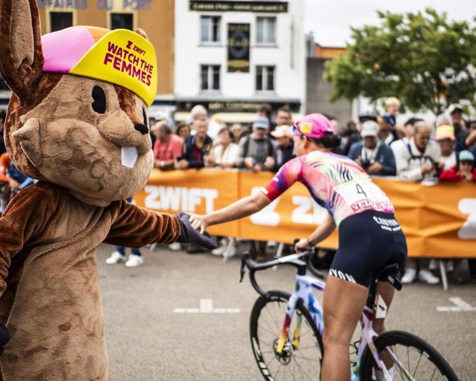 Zwift renueva como patrocinador principal del Tour de Francia femenino hasta 2029 .