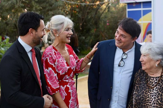 La consejera de Cultura y Deporte, Patricia del Pozo, en el acto celebrado en la Feria del Libro de Sevilla para rendir homenaje a la poeta sevillana Julia Uceda