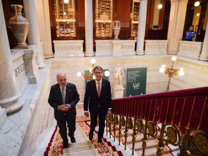 El presidente del Gobierno riojano, Gonzalo Capellán, participa en la presentación de la edición impresa del Diccionario histórico de la lengua española (DHLE) en la RAE