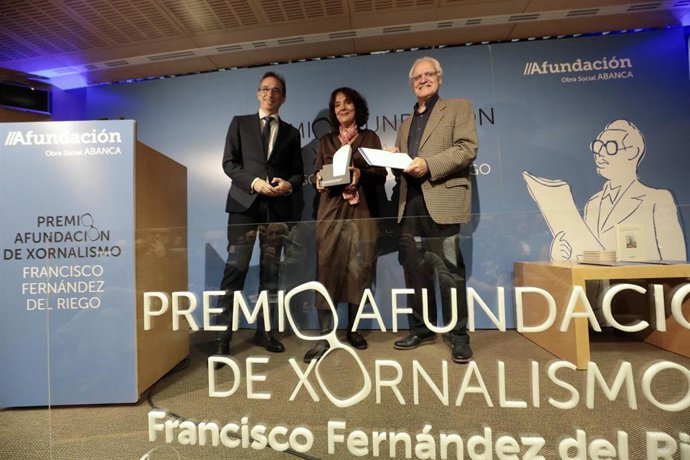 La profesora, escritora y traductora Rexina Vega ha sido galardonada este viernes con el XXII Premio Afundación de Xornalismo.