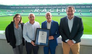 El Racing de Santander recibe el certificado de huella de carbono verificada por AENOR