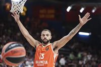 El Valencia Basket agarra con más triples el triunfo en Milán