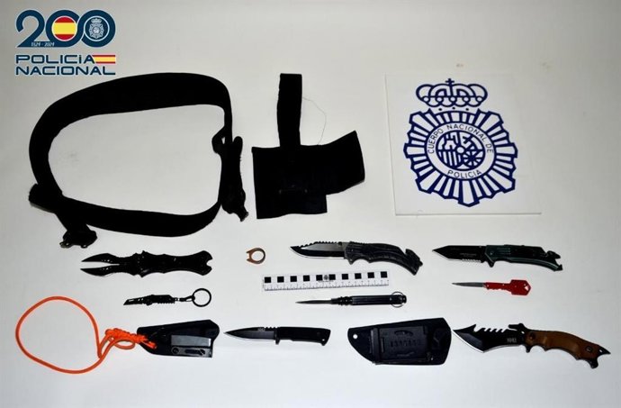 Armas incautadas a un hombre tras ser detenido por apuñalar a otro en Ciudad Real.