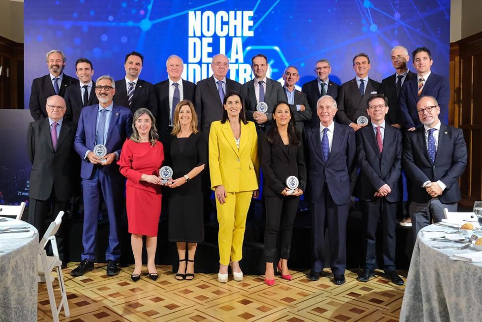 El consejero de Industria, Empleo, Innovación y Comercio, Eduardo Arasti, asiste a la entrega de los X Premios Nacionales de Ingeniería Industrial