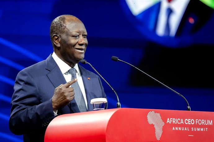 Archivo - El presidente de Costa de Marfil, Alassane Ouattara, durante la ceremonia de apertura del Africa CEO Forum, celebrado en mayo de 2025 en la ciudad de Abiyán (archivo)