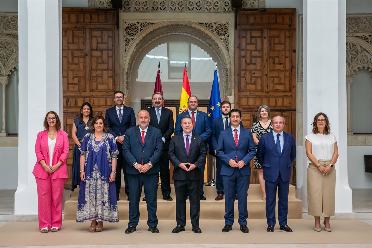 Caballero, con 61.822,79 euros, el integrante del Consejo de Gobierno que más cobró y Martínez Lizán el que menos