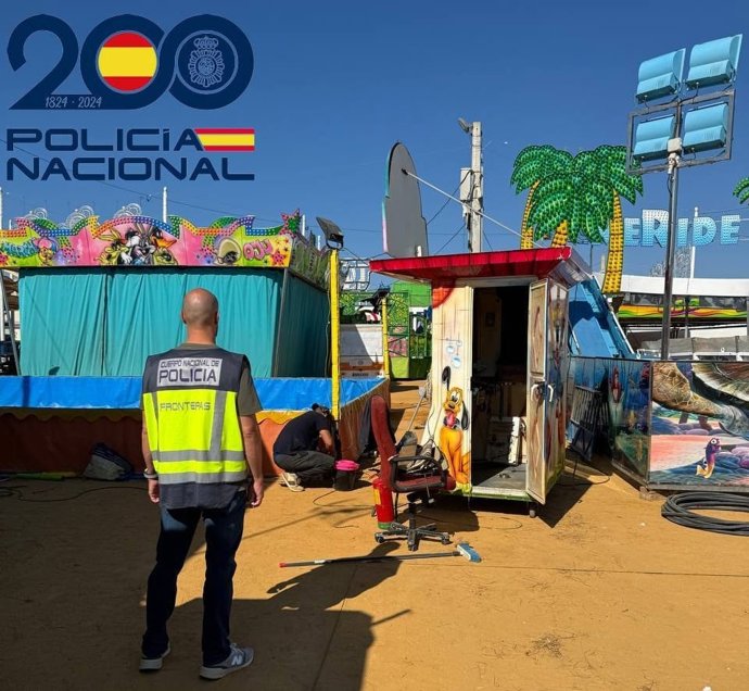 Labores de inspección de la Policía Nacional de Huelva.