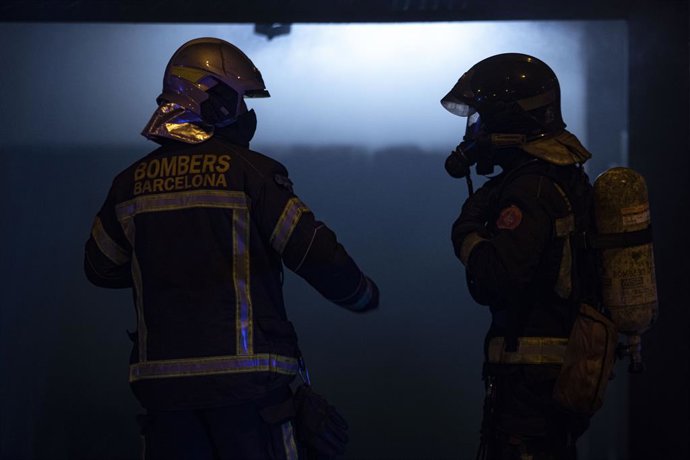 Archivo - Uns bombers en una imatge d'arxiu