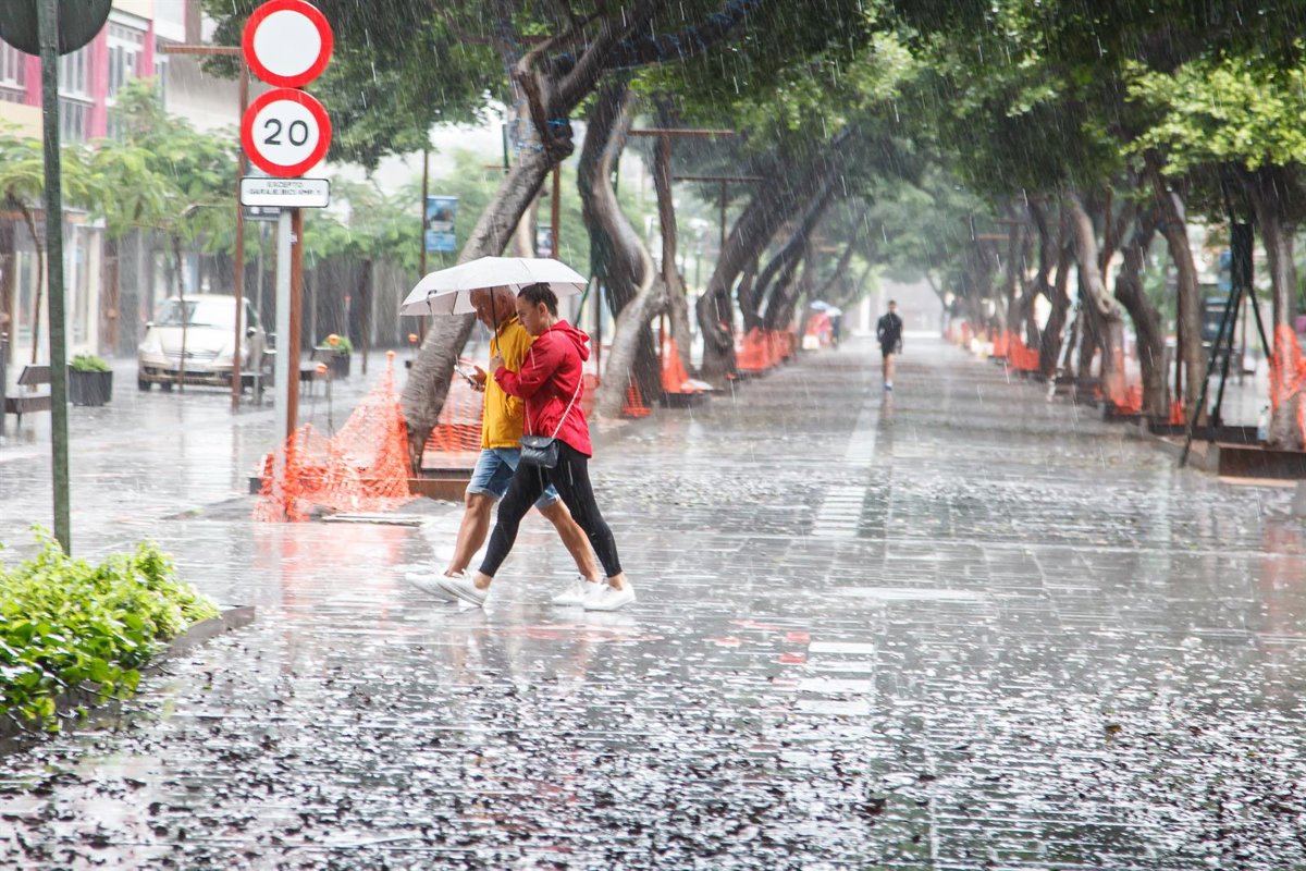 AEMET avanza que la lluvia afectará a casi toda España este fin de semana y las temperaturas caen