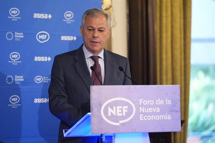 El alcalde de Sevilla, José Luis Sanz, participa en el desayuno informativo de Fórum Europa Tribuna Andalucía.