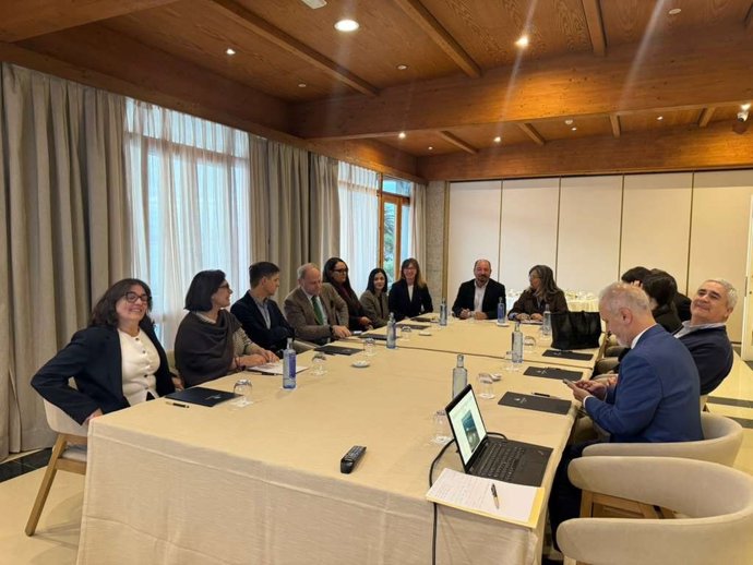 Reunión 'Galicia Spa Pilgrimage' presidida por el director de Turismo, Xosé Merelles