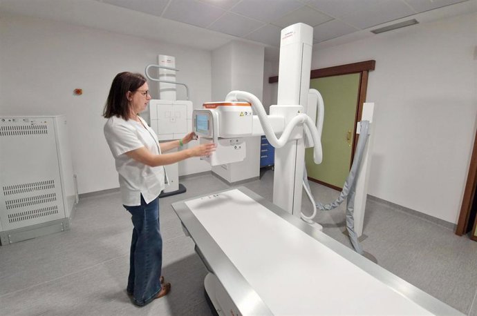 La jefa del Servicio de Radiología del Hospital de Jarrio, Elba González, en la nueva sala.