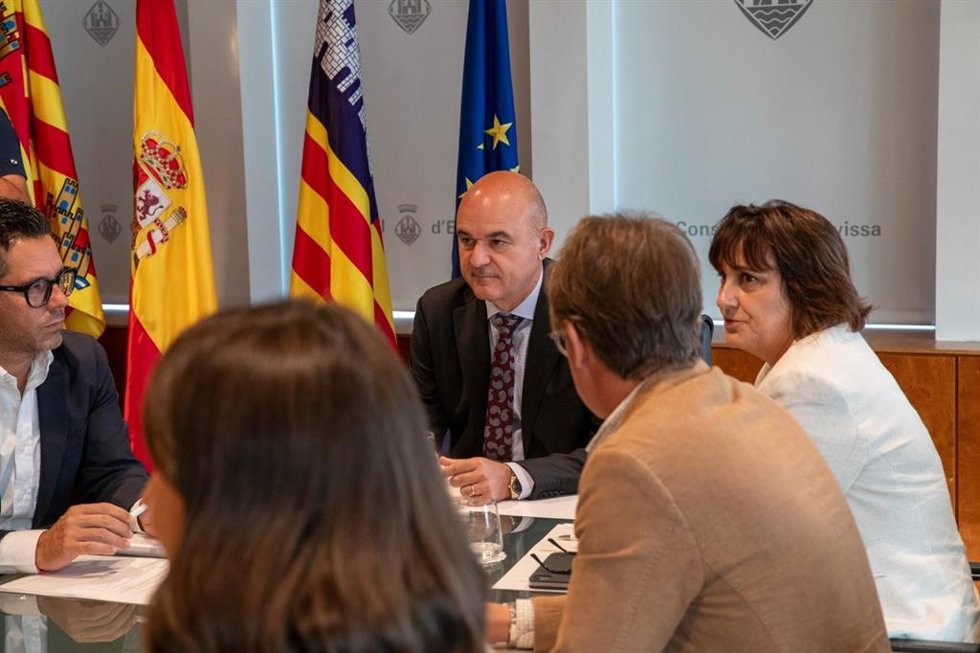 Estarellas en el Consejo de Alcaldes de Ibiza