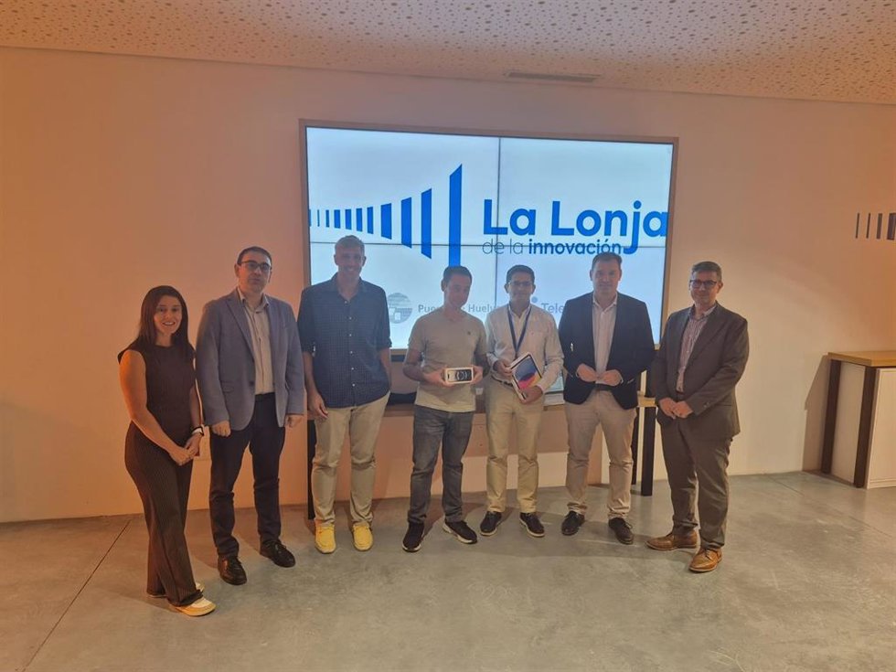 Entrega de premios de la II edición del concurso de ideas 'Mejora tu puerto' del Puerto de Huelva.