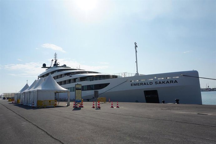 PortCastelló refuerza su posición como destino de cruceros de lujo con la segunda escala del Emerald Sakara
