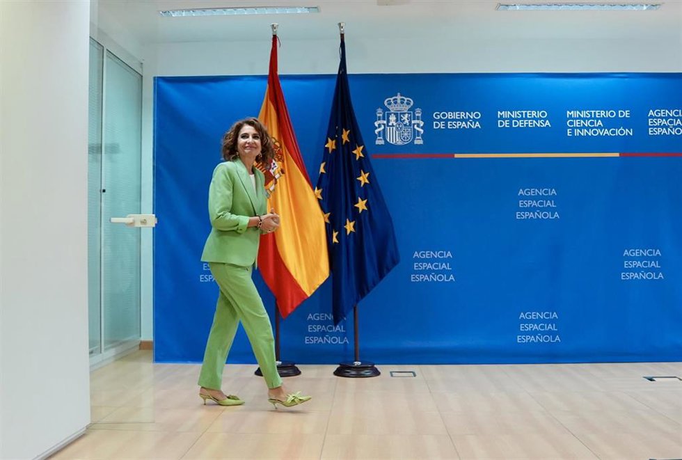 La vicepresidenta primera del Gobierno y ministra de Hacienda, María Jesús Montero, interviene en una visita a la Agencia Espacial Española (AEE) en Sevilla, donde preside el homenaje al ingeniero granadino Emilio Herrera. A 24 de Octubre de 2025, en Se