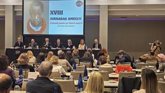 Foto: Page se compromete a "empujar" desde C-LM para que el Ministerio regule la medicina estética como práctica médica