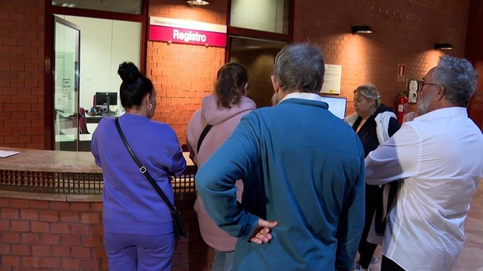 Registradas más de medio centenar de firmas ante Fomento para paralizar desahucios por impago de río Yedra en Toledo.