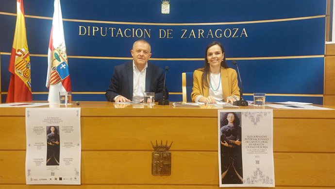 El diputado provincial y alcalde de Borja, Eduardo Arilla, y la directora de las Jornadas Corales de Borja, Esmeralda Jiménez.