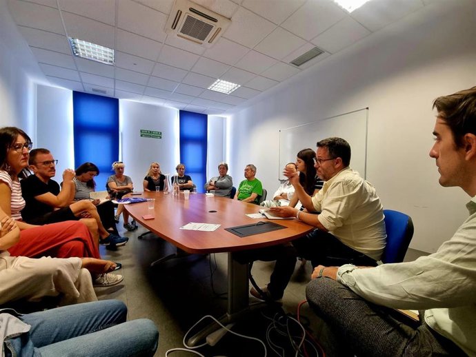 Adelante Andalucía ha mantenido una reunión con representantes de la plataforma UMA x la Pública de la Universidad de Málaga