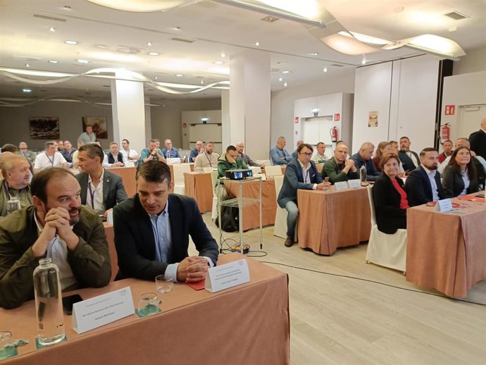 Wl viceconsejero de Industria del Principado de Asturias, Juan Carlos Campo (segundo por la izda), en el III Congreso de USO Industria Asturias.